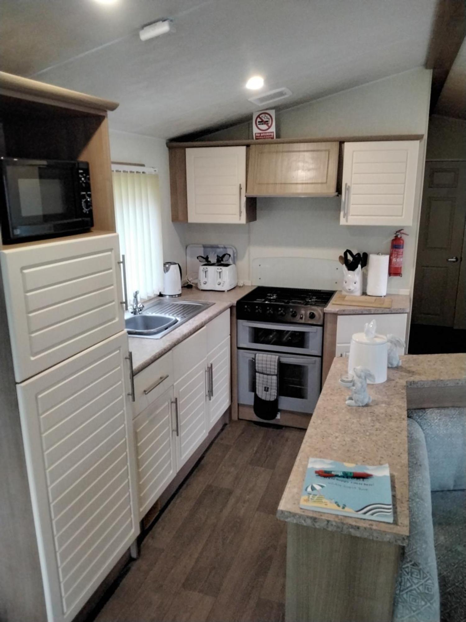 19 Laurel Close Highly Recommended 6 Berth Holiday Home With Hot Tub In Prime Location Tattershall Luaran gambar